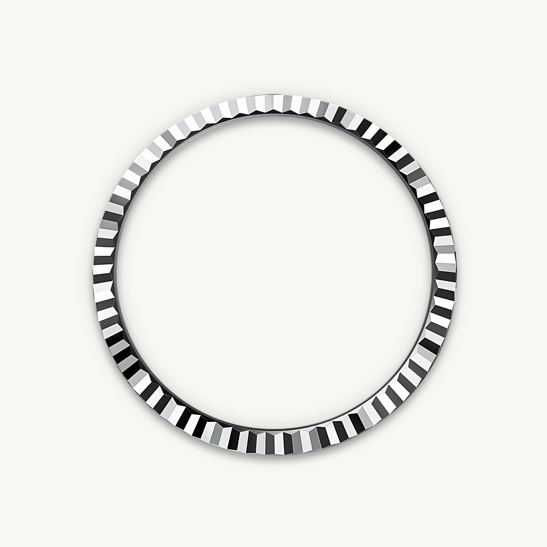 Fluted bezel