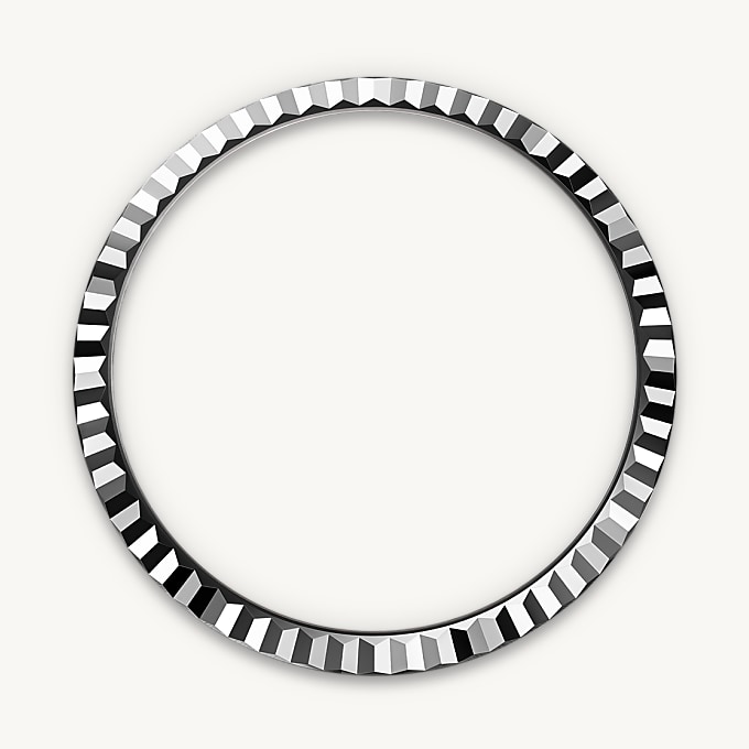 Fluted bezel